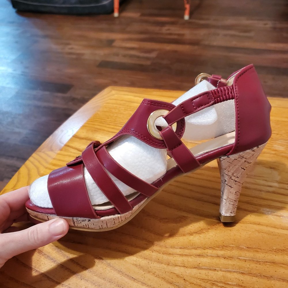 High-heeled shoes